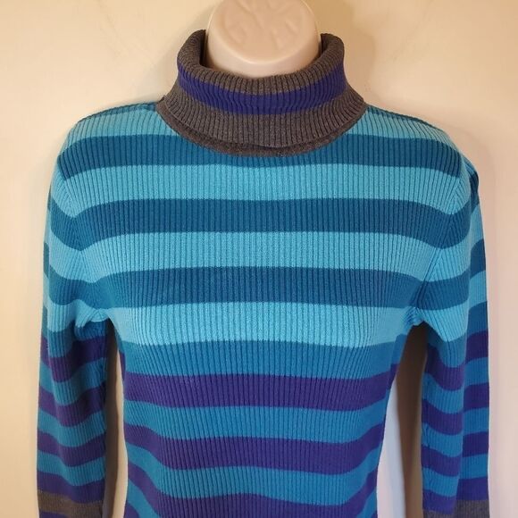Color Block Striped Turtleneck Sweater - Picture 2 of 10